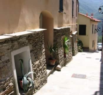 Kaufen Sie eine Immobilie in der Stadt Ranzo, Ligurien, Italien